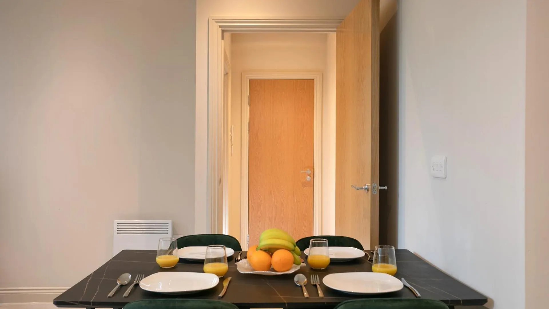 Ferienwohnung Apt 26, Stylish 1-Br With Soothing Green Tones Leeds  Apartment